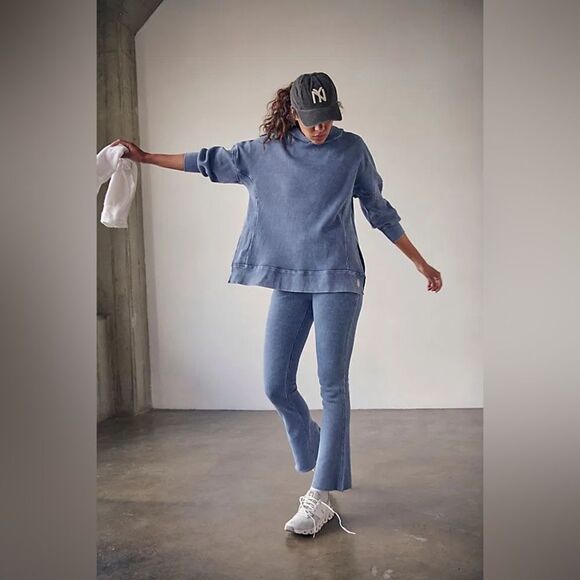 NWT FREE PEOPLE Sz L ON THE GO PANT SET WAFFLE THERMAL FLARE PANT & TOP - Picture 4 of 4